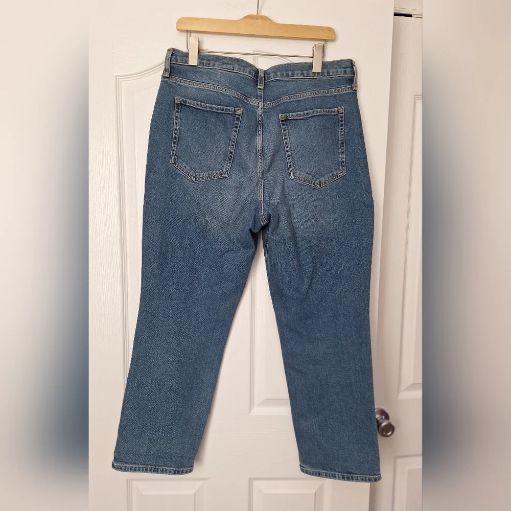 Banana Republic Distressed Blue Ankle Jeans - Picture 2 of 14